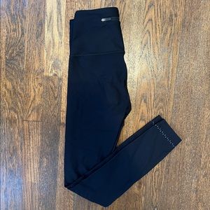 Lululemon Zoned In Tight 27”, size 4